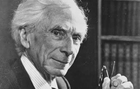 哲学者 バートランド・ラッセル「ファシズムは、まず大衆の愚かさに訴えかける。そして次に、知的な少数派を恐怖で沈黙させる」